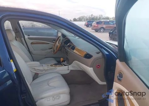 2001 Jaguar S-Type 4.0L V8 from USA, damaged, VIN SAJDA01P81GL91922